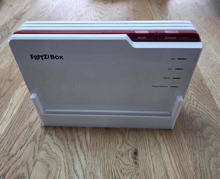 Premium Simply Clever Wandhalter AVM FRITZBox 5690 Pro