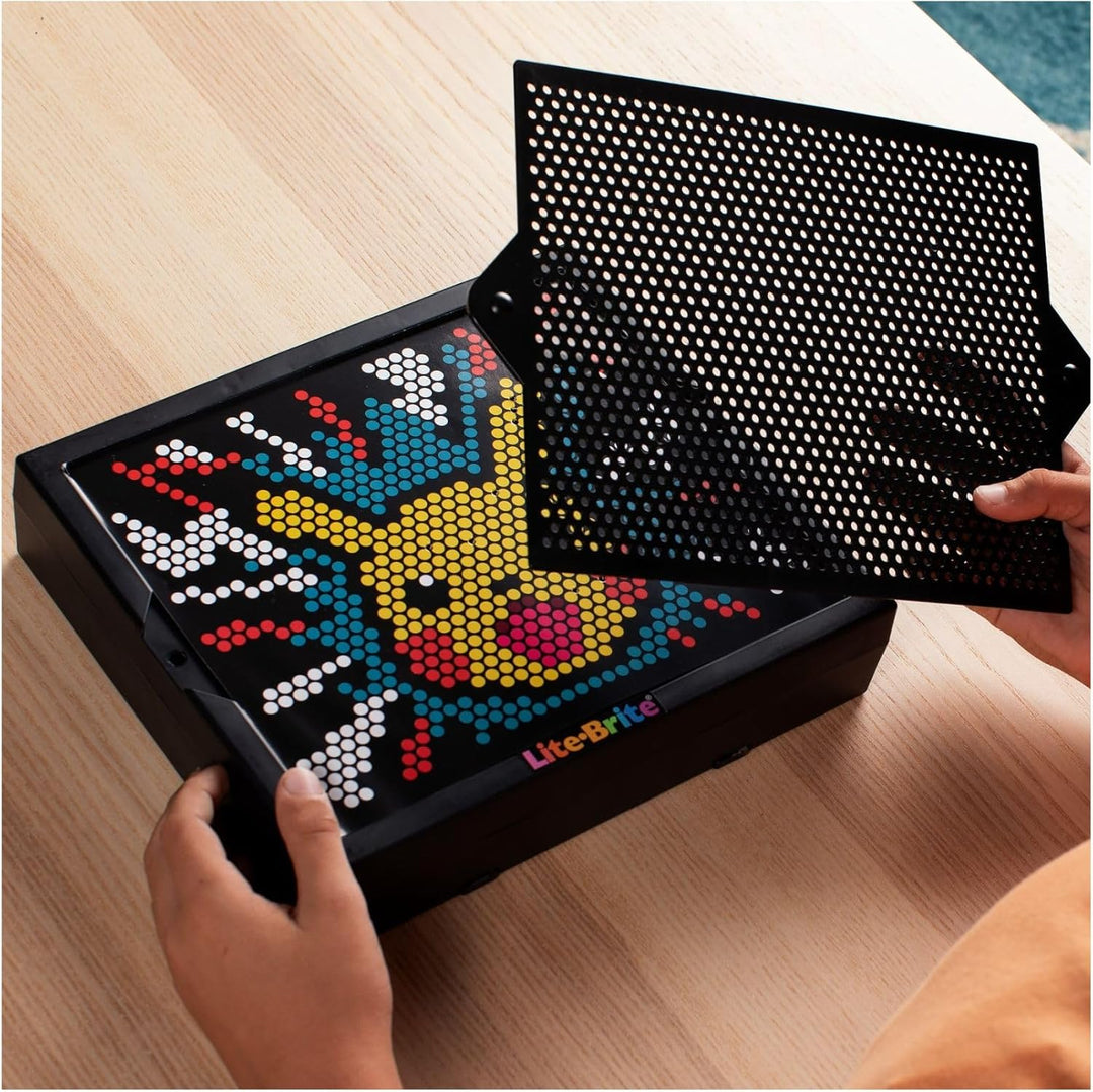 Basic Fun Lite-Brite Pokemon LED-Zeichenbrett mit Farben, beleuchtetes Spielzeug für Kinder