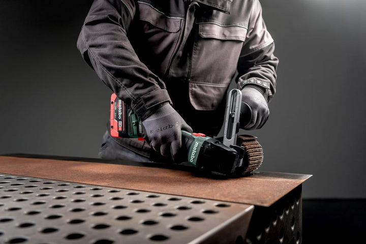 metabo Akku-Satiniermaschine SVB 18 LTX BL 200-18 V, CAS, 200 mm Schleifkörper-Ø - Brushless Motor,