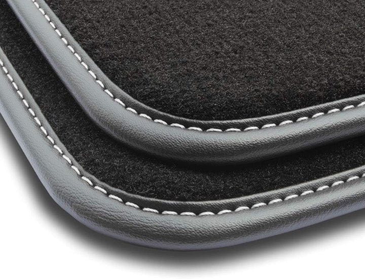 M MOTOS Velours Premium fussmatten Auto kompatibel mit Chrysler 300C 2004-2010 - Premium, Leder, Wei