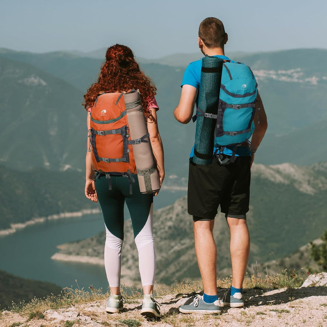 30L Leicht Wanderrucksack Herren Damen, Multifunktional Reiserucksack mit Skateboard Gurte, Tagesruc