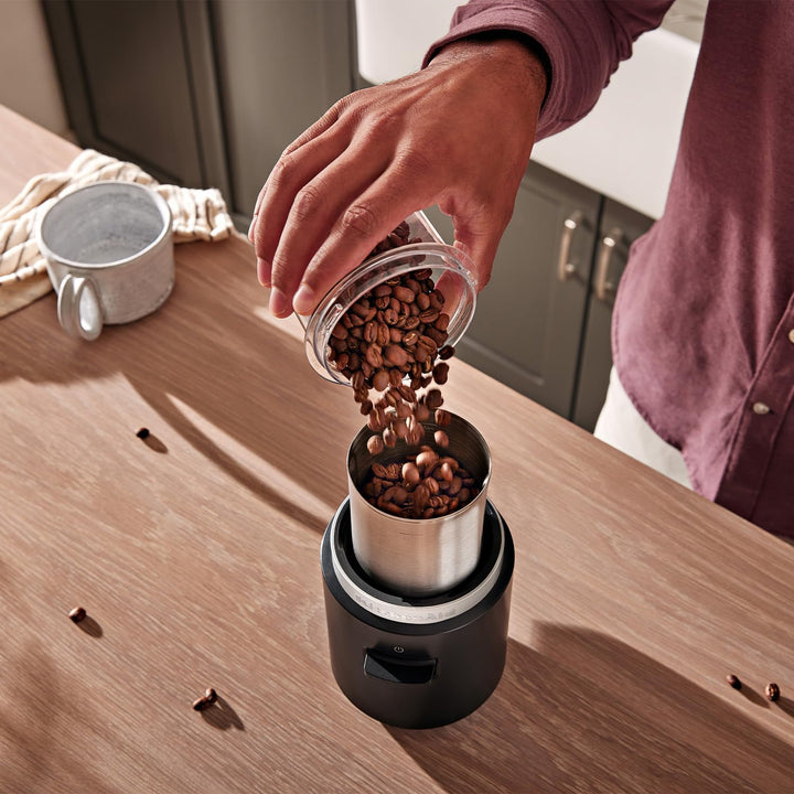 KitchenAid Go | Kabellose Kaffeemühle für frisch gemahlenen Kaffee für unterwegs | 113 g-Mahlbehälte