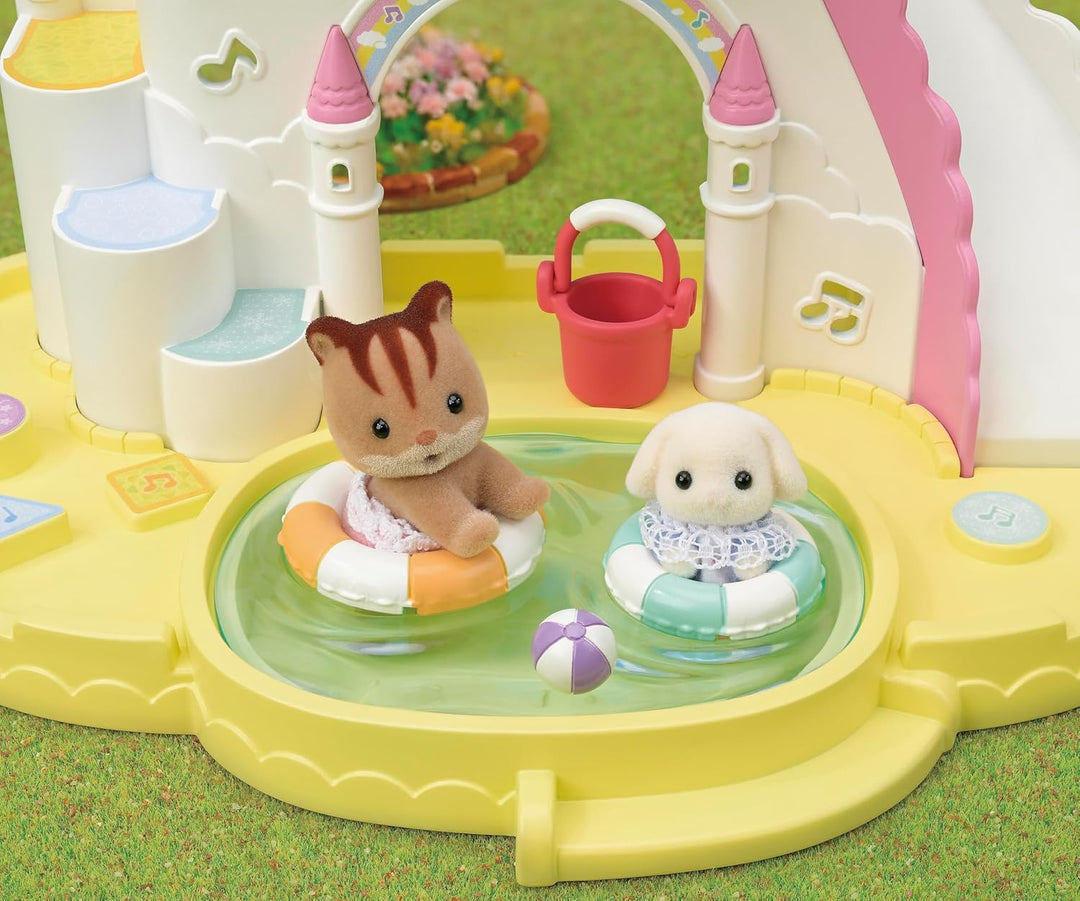 Sylvanian Families - 5746 Erlebniskindergarten Sandkasten und Pool mit Figur - Puppen Spielset