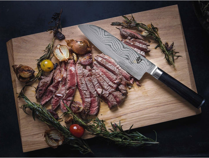 KAI Shun Classic Set-W16 DM-0702 Santoku + Schneidebrett Eiche Set