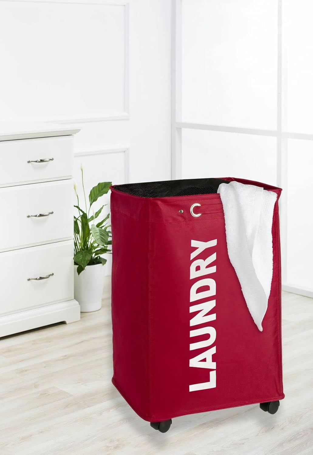 WENKO Wäschesammler Quadro rot, stabiler Wäschekorb, Wäschetonne mit Rollen, Wäschetruhe mit Griff,