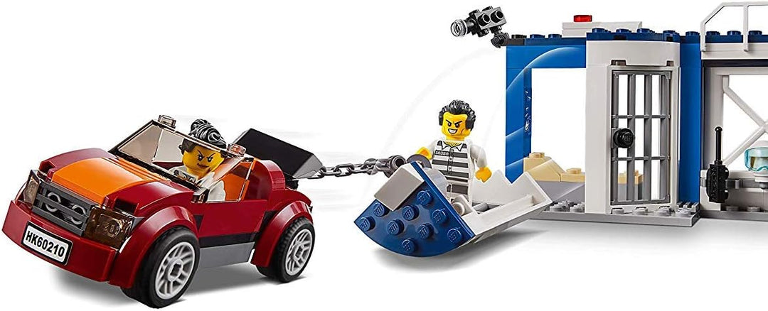 LEGO 60210 City Polizei Fliegerstützpunkt, Flugzeug mit Fallschirmjäger Plus Jetpack, Motorrad und A