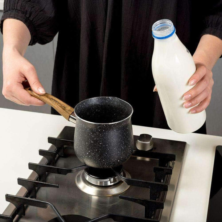 NAVA Schmelztiegel | 700 ML | Türkische Kaffeekanne mit Keramikbeschichtung | Für die Zubereitung vo