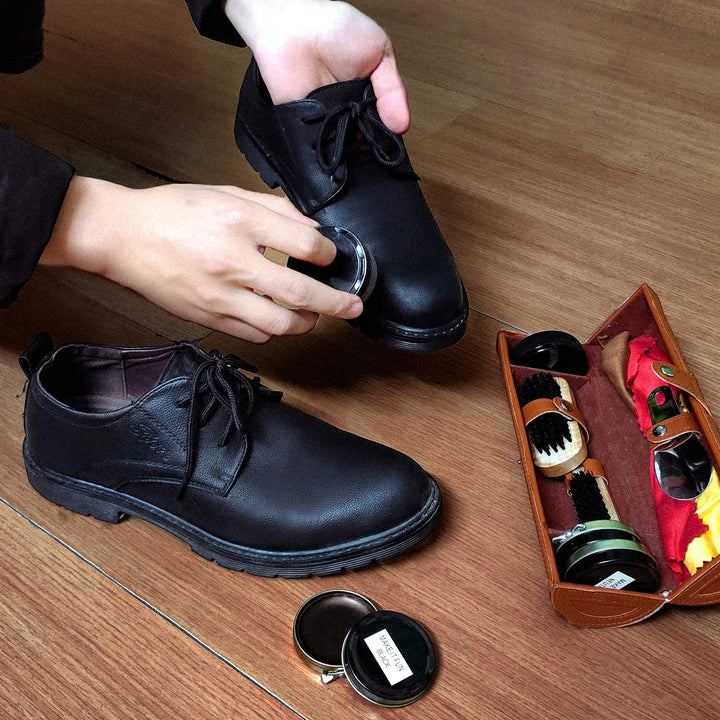 Schuhputz-Set mit einem glatten und eleganten PU Etui, Schuhputz-Reise Set mit Bürste, bestehend aus
