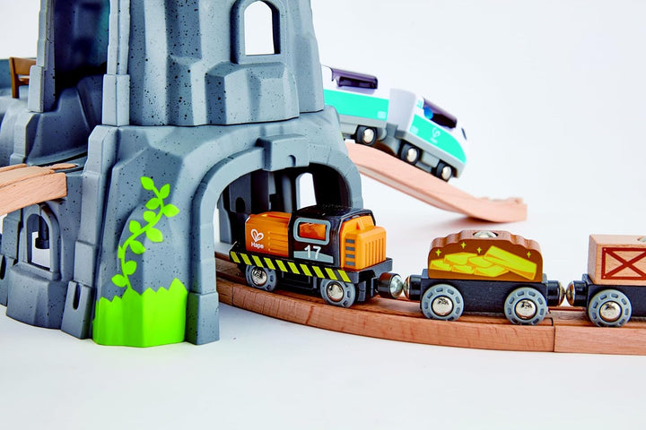 Hape Eisenbahnwelt Berg und Tunnelset mit Licht & Sound, ab 3 Jahren Mehrfarbig