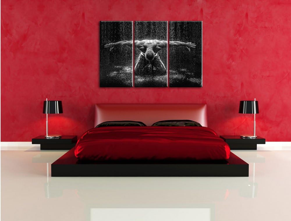 Pixxprint Bodybuilder im Regen Kunst B&W / 3-Teilig/Gesamtmass 120cm Leinwandbild bespannt auf Holzr