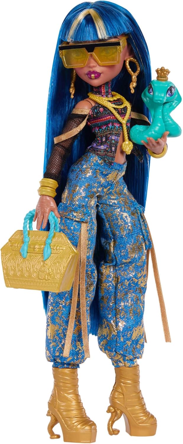 Monster High-Puppe Cleo de Nile in Crop-Top und Goldener Jeans-Cargohose mit Haustierschlange Hisset