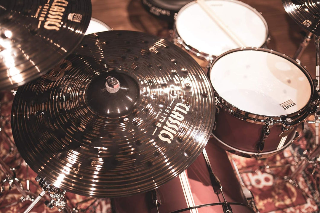 Meinl Cymbals Classics Custom Dark Ride 22 Zoll (Video) Schlagzeug Becken (55,88cm) B12 Bronze, Dunk