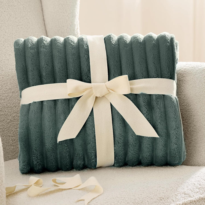 BEDSURE kuscheldecke 220x240 - Tagesdecke, Wolldecke & Fleecedecke, Sofadecke, Weiche Warme Grobe Ko