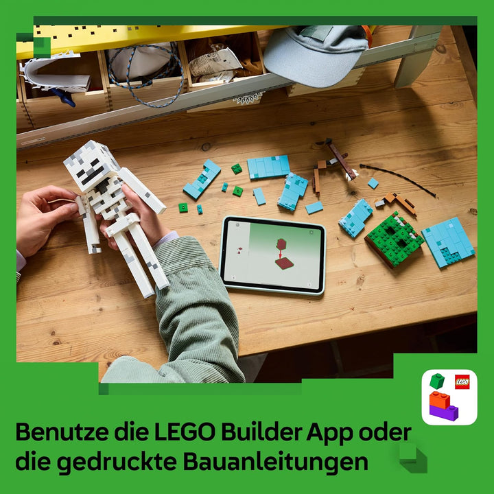 LEGO Minecraft Das Skelett - Mob Figur mit Diamanthelm, Bogen und Pfeil sowie Grasbasis als Zimmerde