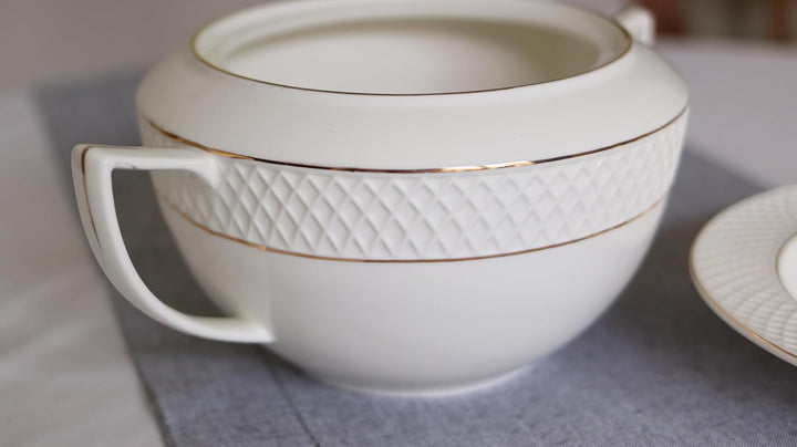 Wilmax - Suppenterrine mit Deckel - 2800ml - Vase aus Porzellan mit Goldmuster - weiss - Hitzebestän