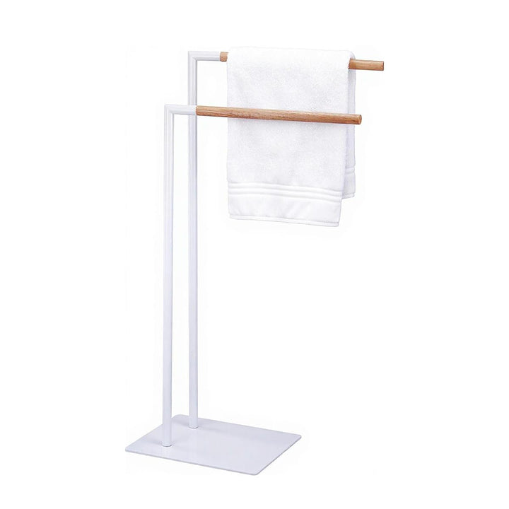 Amig - Weisser freistehender Handtuchhalter mit Holzstangen - Doppelständer für Badetücher - Minimal