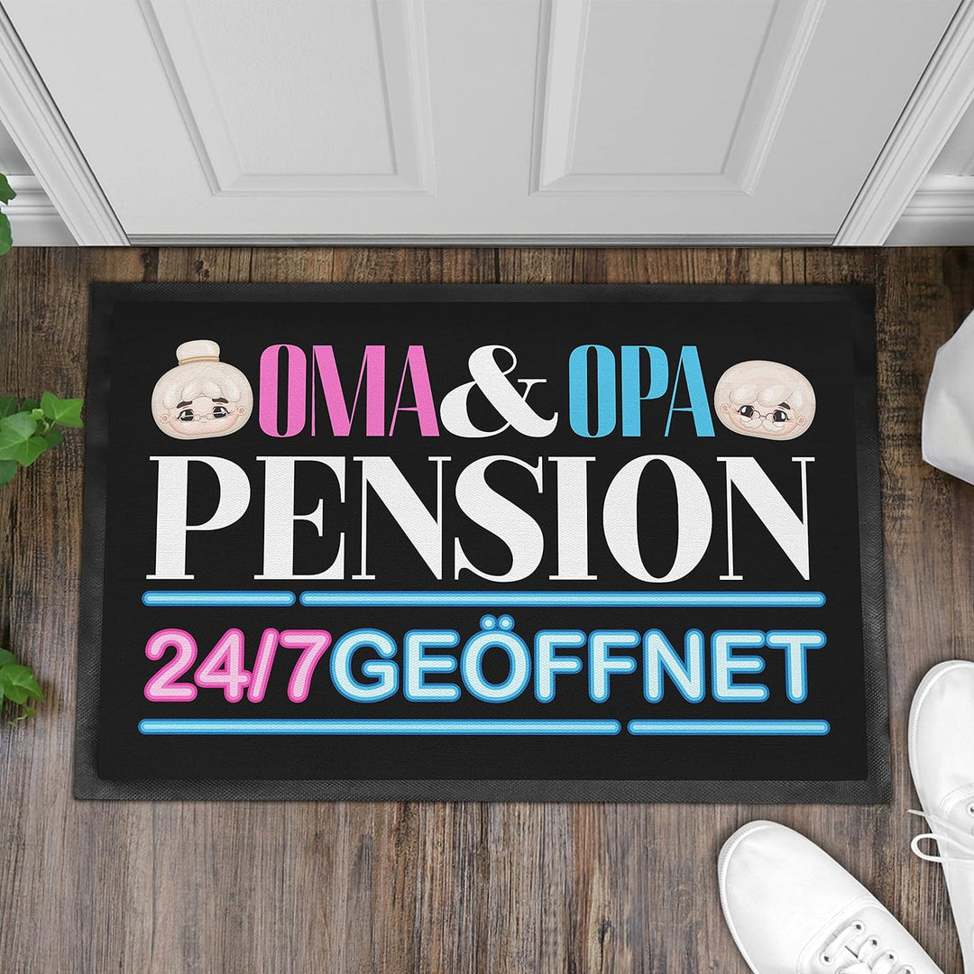 Trendation - Oma und Opa Pension Fussmatte Geschenk Fussabtreter Lustiger Spruch Geschenkidee Grosse