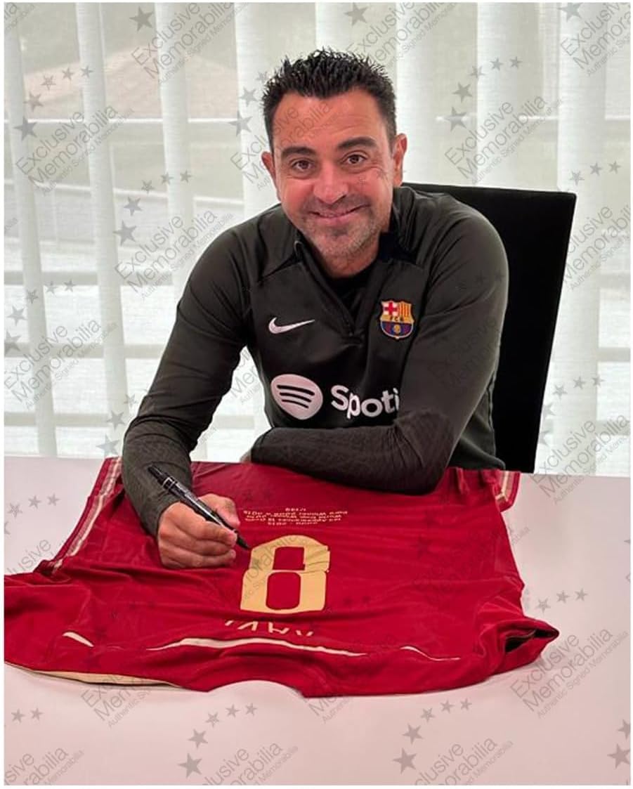 Spanien 2014-15 Trikot, signiert von Xavi Hernandez. Gerahmt