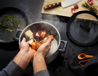 Fiskars Kasserolle mit Deckel, Ø 20 cm, Füllmenge: 3,5 Liter, Für alle Kochfelder geeignet, Rostfrei