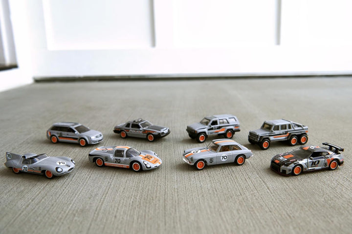 MATCHBOX Premium Die-Cast Set - 8 Sammler-Fahrzeuge mit True-Grip-Reifen, beweglichen Teilen und pla