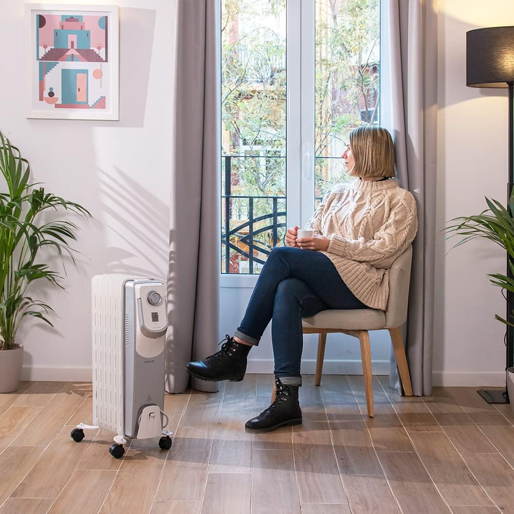 Cecotec Öl-Radiator ReadyWarm 7000 Space 360º. 1500 W, 7 Heizungsmodule, 3 Leistungsstufen, Kabelauf