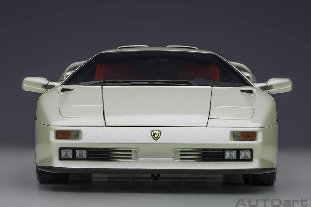 AUTOart Lamborghini Diablo SE30 JOTA weiss metallic Modellauto 1:18