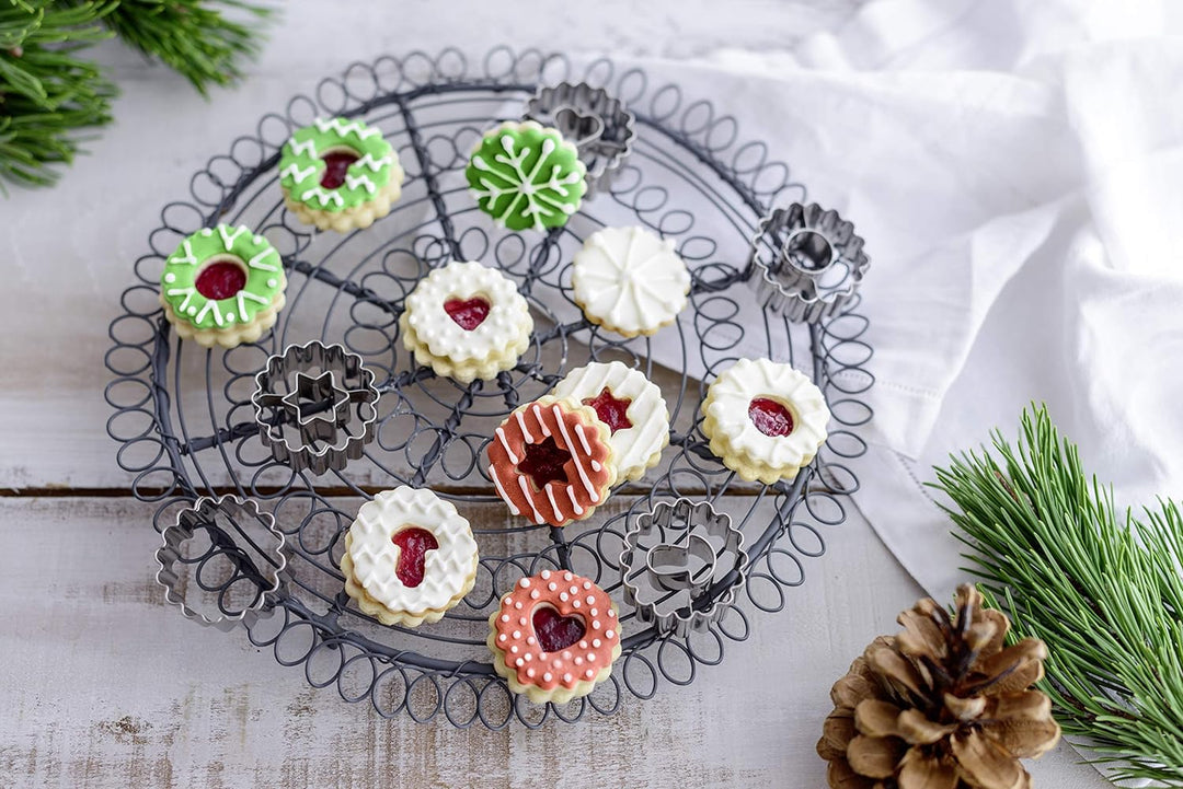 Dr. Oetker 15er Mini-Linzer Ausstecher-Set, Ausstechformen für Weihnachten, hochwertige Ausstecher f