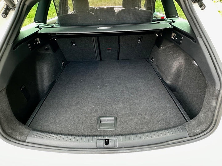 AZUGA Gummi Kofferraumwanne Premium Antirutsch passend für Seat Leon ST Sportstourer ab 4/2020 (oben
