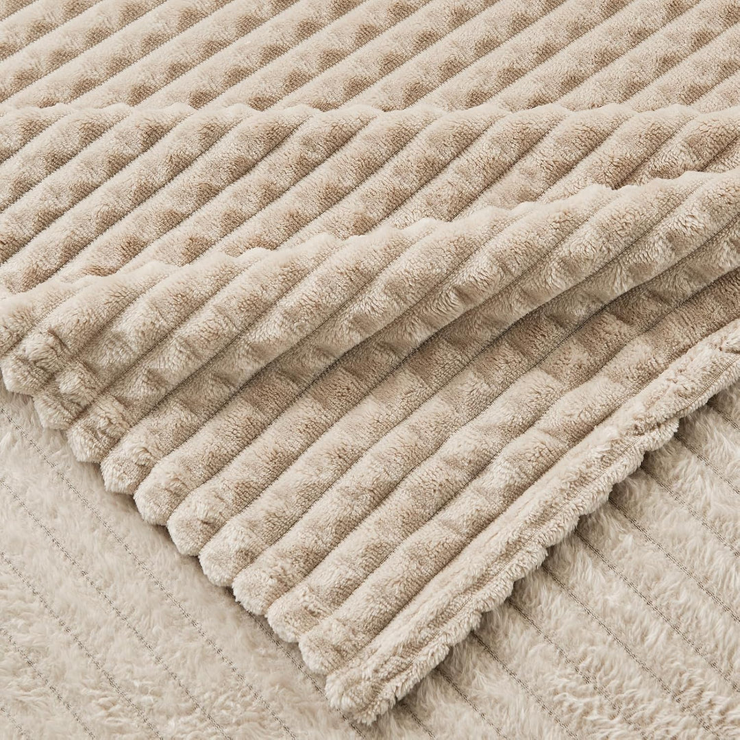 EMME Kuscheldecke Flauschige - 3D-Touch-Erlebnis Fleecedecke, Weiche Warme Wolldecke Überwurfdecke,