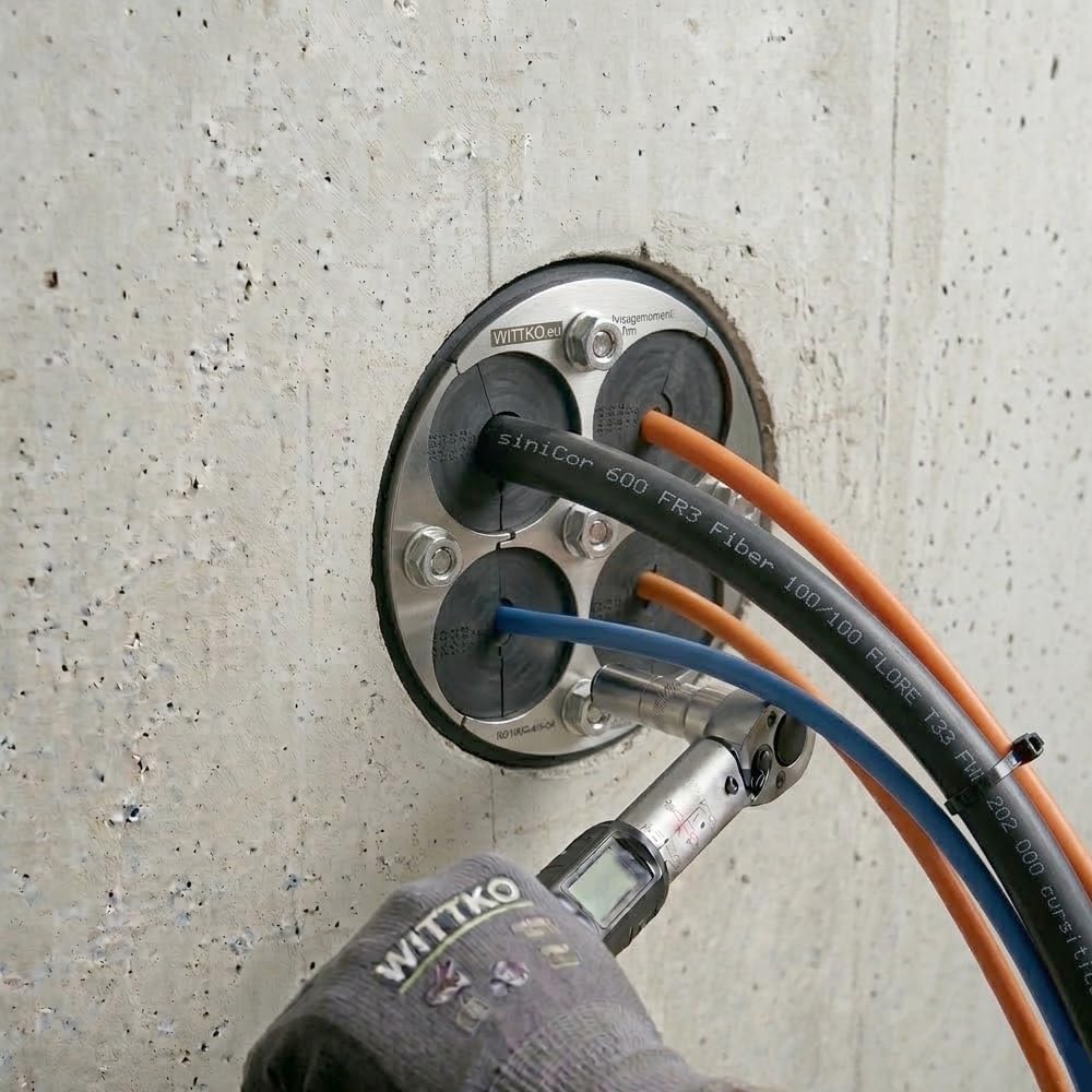 WITTKOWARE 100mm Mauerdurchführung (DN100 Ringraumdichtung), geteilt, für bis zu 4 Kabel/Rohre (4mm