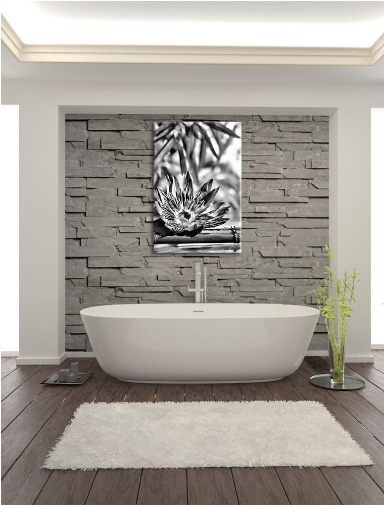 Pixxprint Monocrome, Seerose auf Bambus Wellness, Format: 100x70 auf Leinwand, 100x70