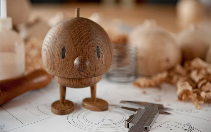 Hoptimist - Skandinavisches Design - Large Bumble aus Holz - Höhe 13,5 cm, Durchm. 10 cm - Smoked Oa