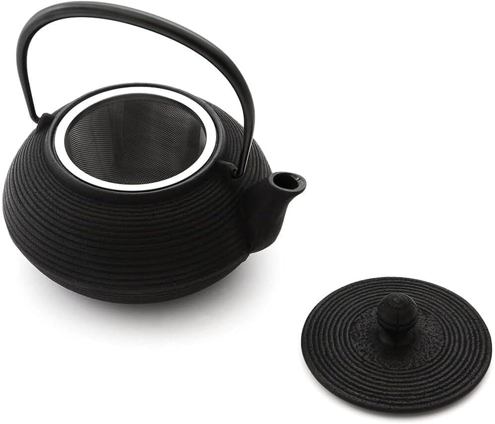 Iwachu Teekanne Gusseisen. Japanische Kyusu Senbiki, Original, Schwarz 650ml, 0,65 Liter Sieb-Einsat