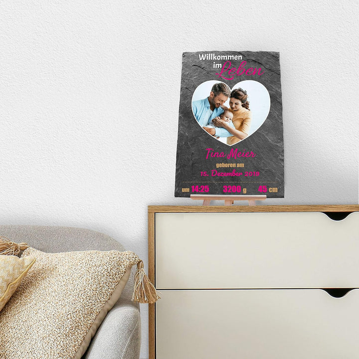 wandmotiv24 Personalisierbare Schiefertafel als Geschenk zur Geburt, 20 x 30 cm, Staffelei, Foto & G