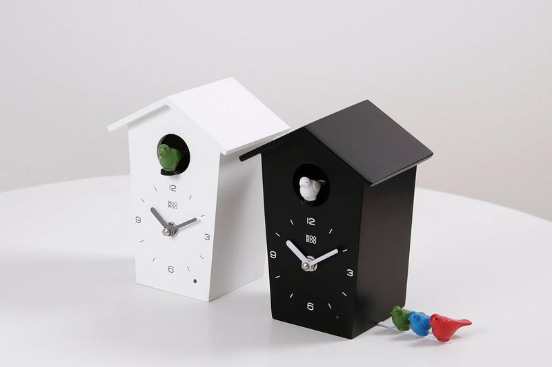 KOOKOO Birdhouse Mini Schwarz, Design Kuckucksuhr mit 12 Vogelstimmen oder Kuckuck, Schwarz