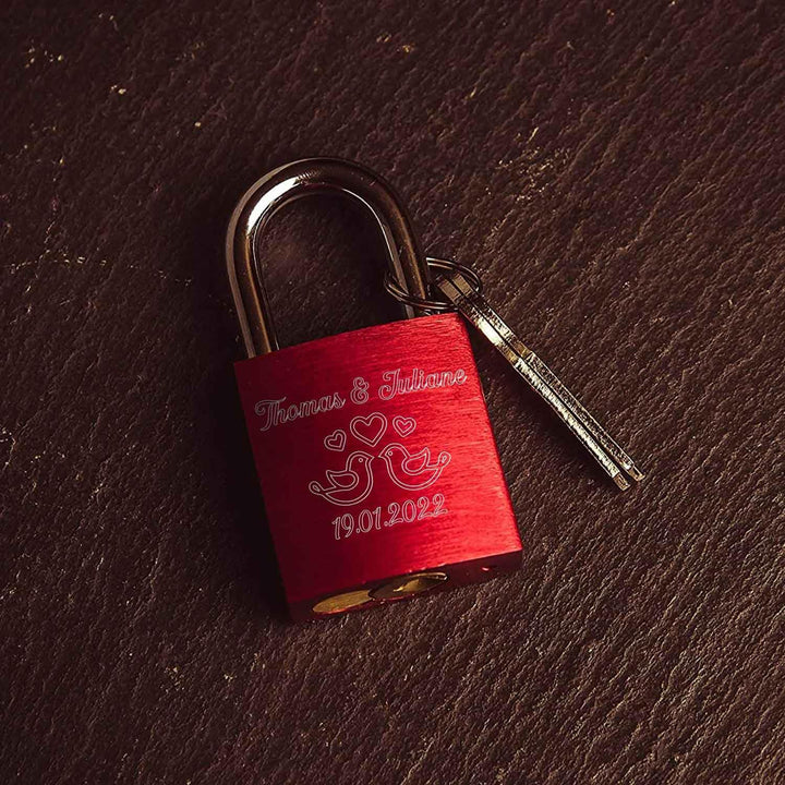 GRAVURZEILE Liebesschloss mit Gravur und Schlüssel - Personalisiertes Schloss - Personalisierte Gesc