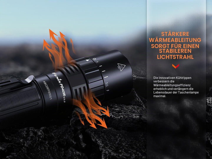 FENIX PD40R v3.0 wiederaufladbare Taschenlampe mit grosser Reichweite