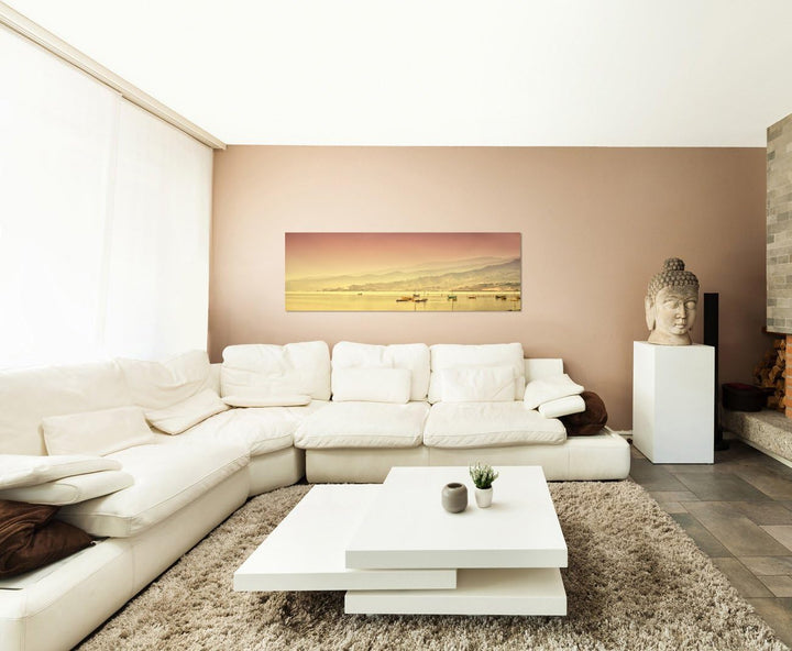 Paul Sinus Art Panoramabild auf Leinwand und Keilrahmen 150x50cm See Boote Berge Nebel Dämmerung