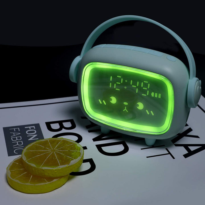 Kinderwecker Digital mit Nachtlicht Snooze,Aufladbarer Wecker für Mädchen Jungen,6 Klingeltöne,Count