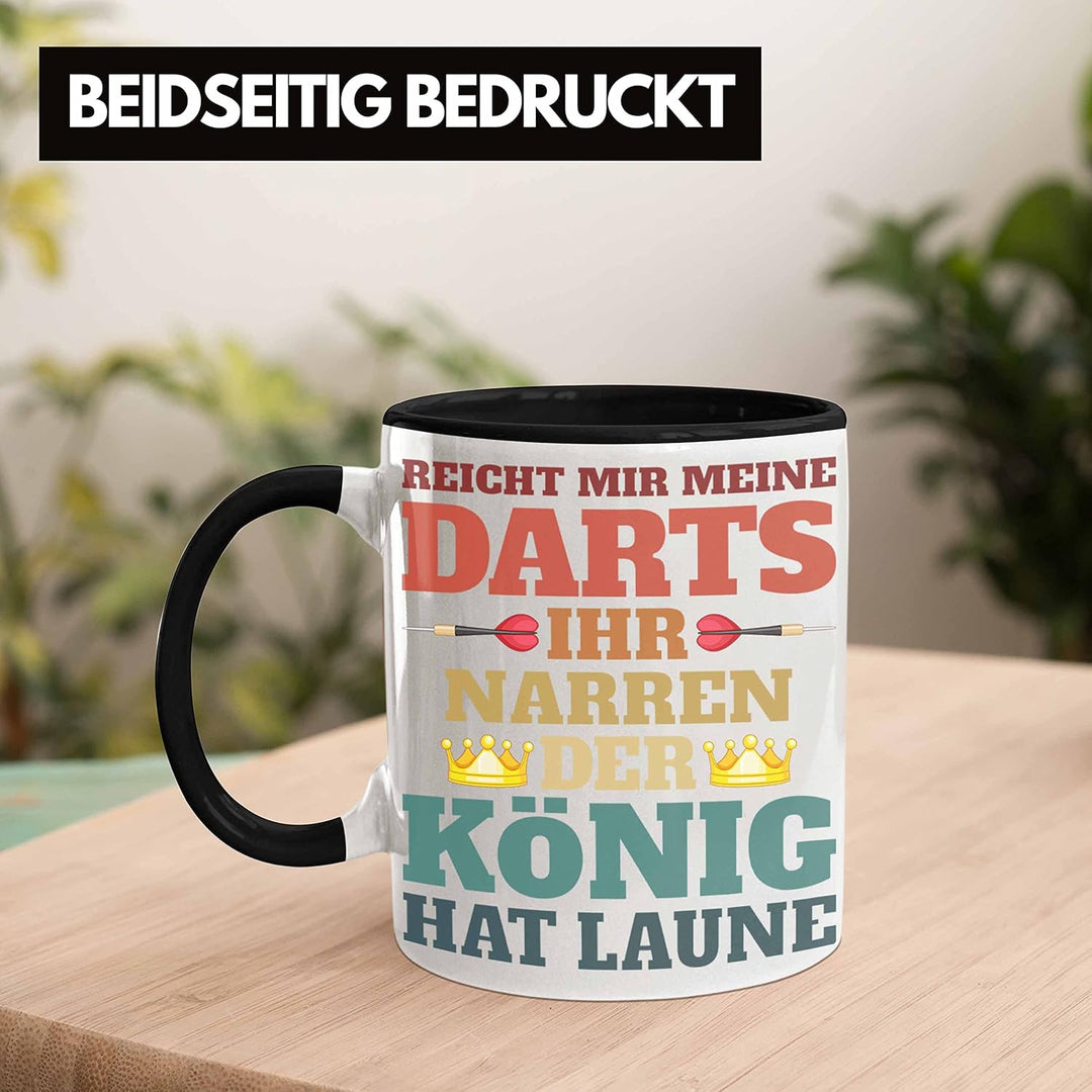 Trendation - Dart Tasse Dartpfeil Reicht Mir Meine Darts Spruch Männer Dart-Spieler Geschenkidee (Sc
