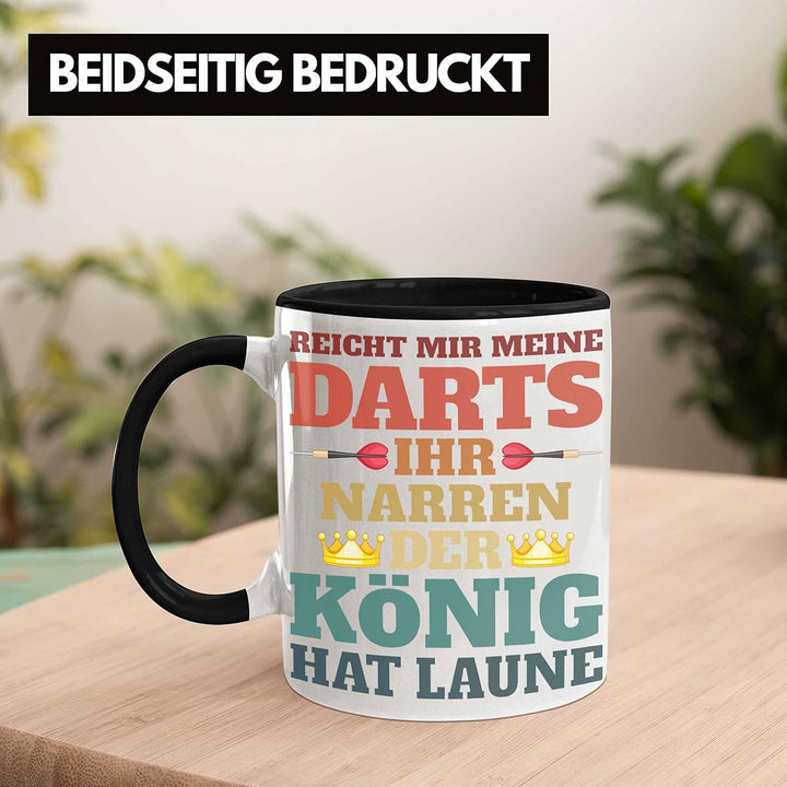 Trendation - Dart Tasse Dartpfeil Reicht Mir Meine Darts Spruch Männer Dart-Spieler Geschenkidee (Sc