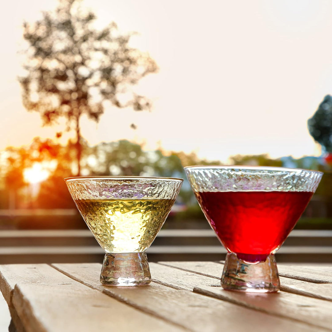 Lysenn Schillernde Martini-Gläser ohne Stiel, 2 Stück – Premium gehämmerte Cocktailgläser für Hochze