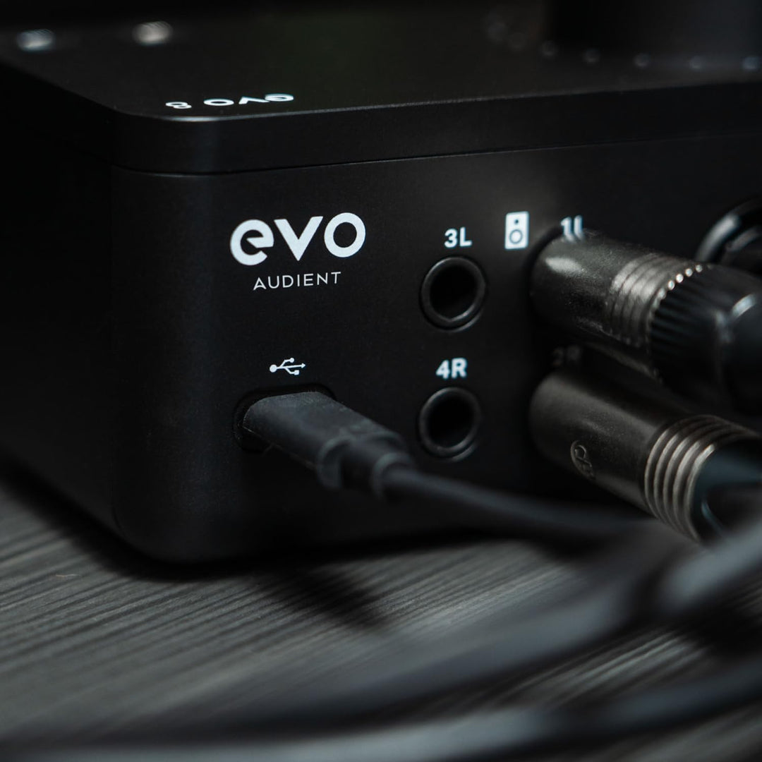 EVO 8 USB Audio Interface externe Soundkarte für Musikproduktionen (4 in / 4 out, Smartgain, Smart T