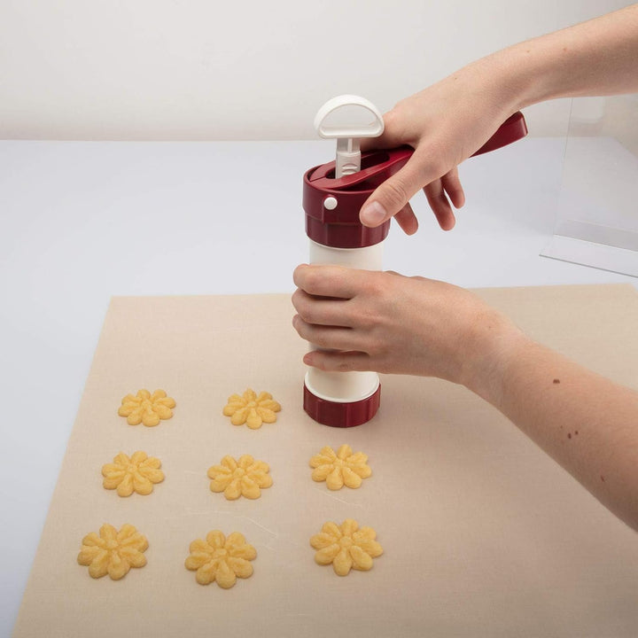 Westmark Gebäckpresse/Dekorierspritze, mit 6 Formscheiben und 6 Formtüllen, Füllmenge: 225 ml, Kunst