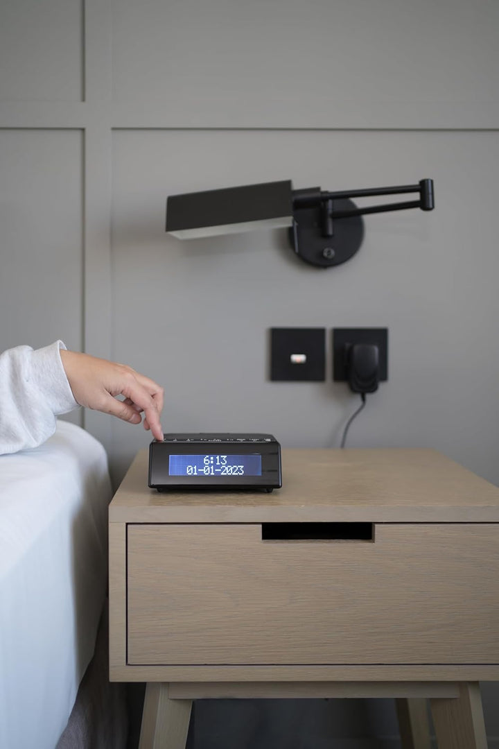 Sangean DCR-90 Radiowecker mit DAB+/UKW, Bluetooth, sattem Klang, dimmbarem Display & zeitlosem Desi