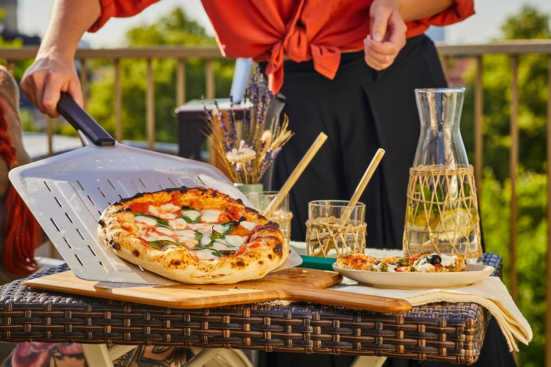 Ooni perforierte Pizzaschaufel 35 cm – Aluminium-Pizzaschaufel – Pizzaheber – Pizzawender Zubehör fü