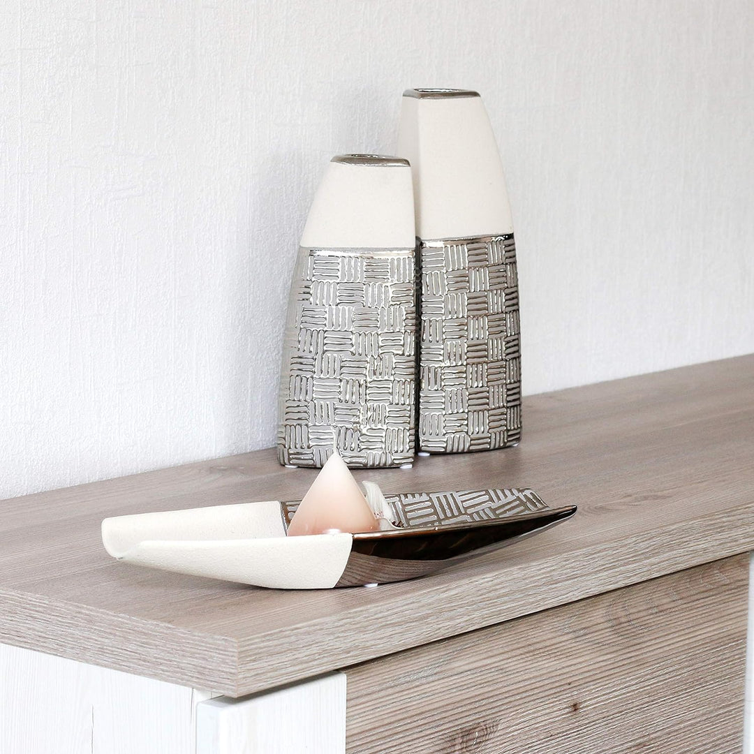 Dekohelden24 Edle Designer Keramik Vase oval mit Loch und langem Hals in Silber-rau weiss, Silbergra