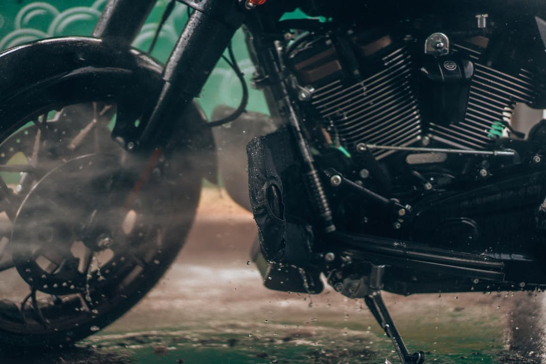 Sturzbügel Spritzschutz für Harley Davidson '14-später Touring Modelle Beinwärmer HD Softail Fat Bob