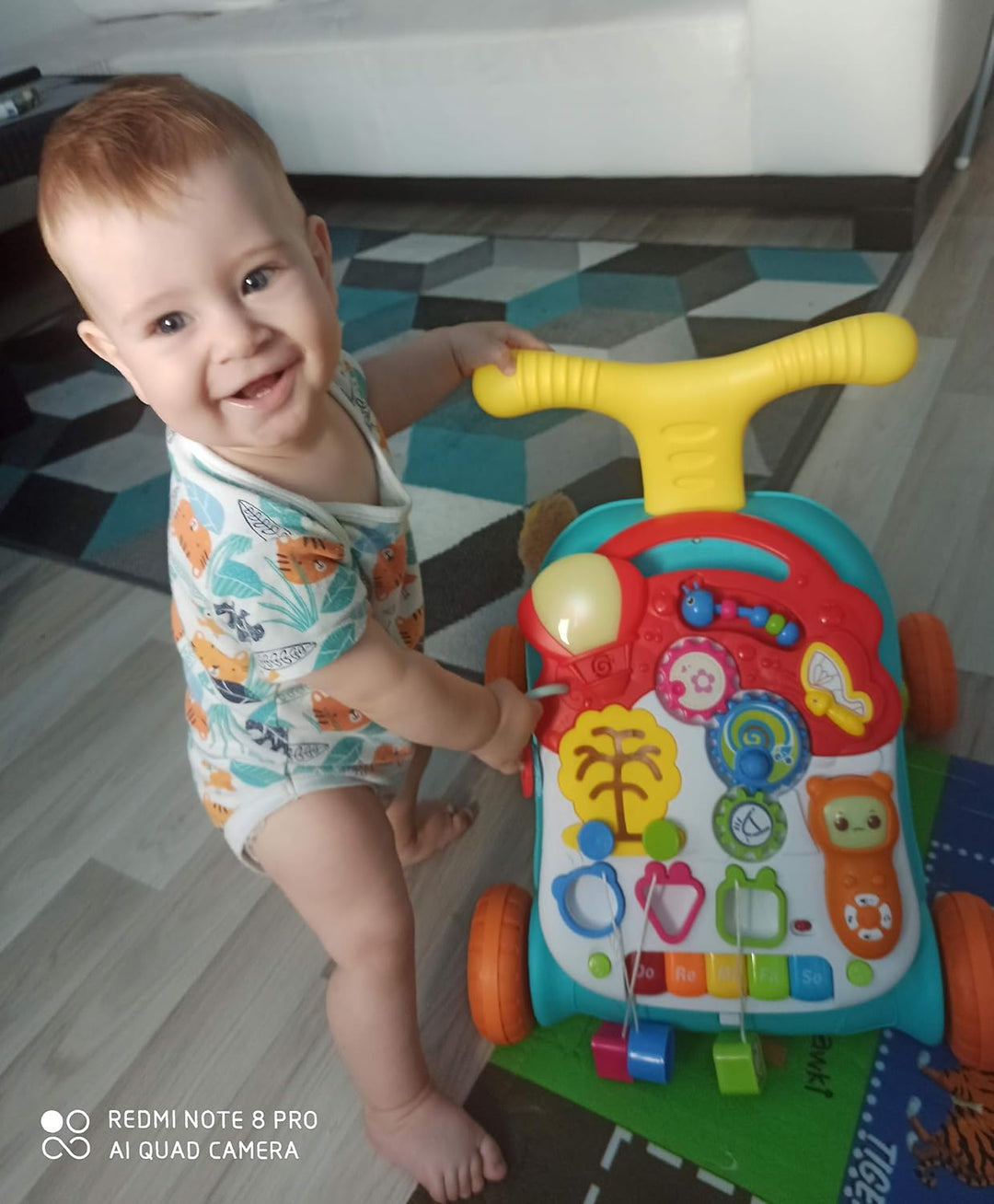 MalPlay Laufwagen Bunt mit Spieltisch und Baby Piano Lauflernwagen Lauflernhilfe Gehhilfe Musik für
