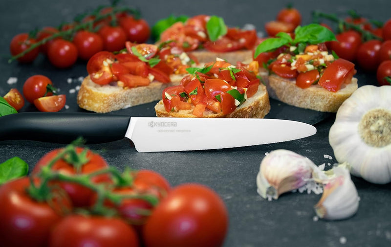 KYOCERA - GEN Series -Tomatenmesser mit Hochleistungs-Keramikklinge | extrem scharf | ultraleicht |